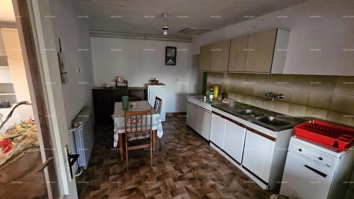 In vendita autentica casa in pietra, vicinanza a Žminj