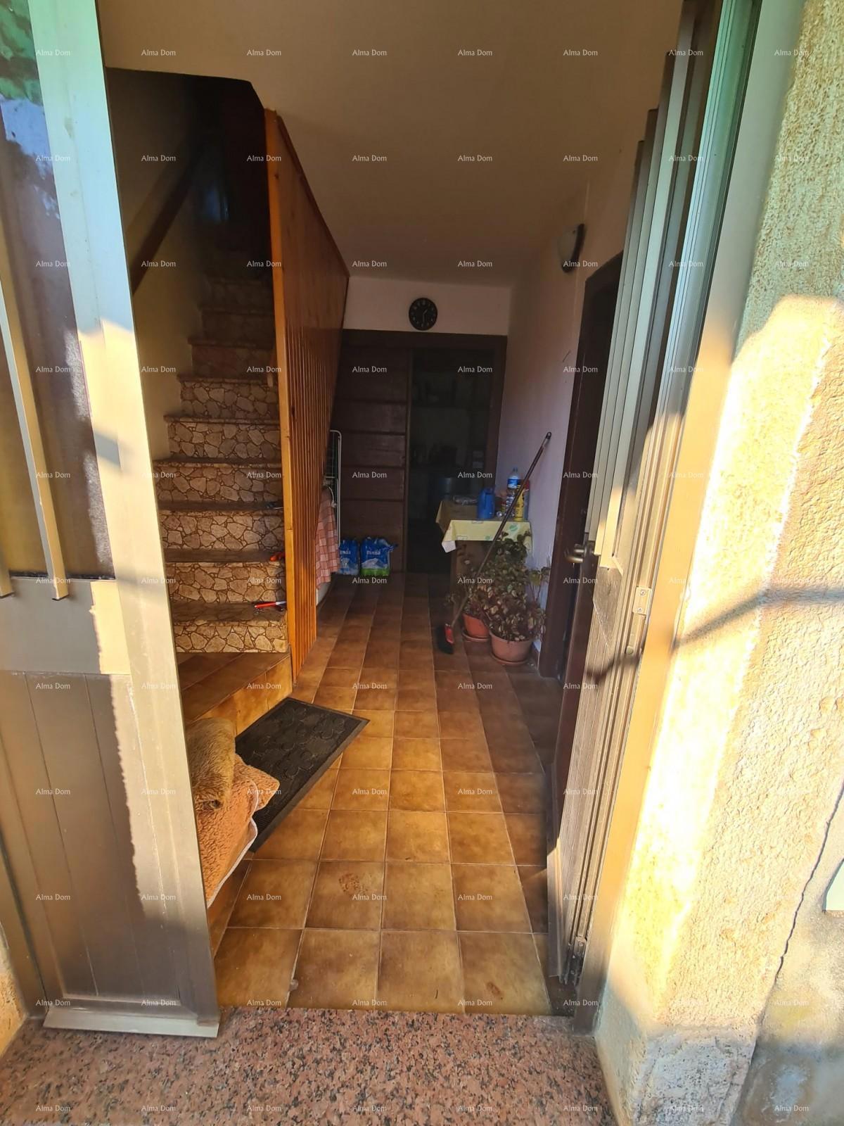 Umag, dintorni - casa autoctona con giardino!