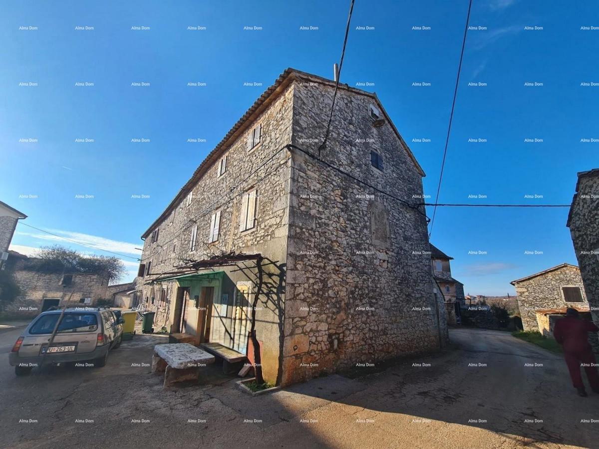 Umag, dintorni - casa autoctona con giardino!