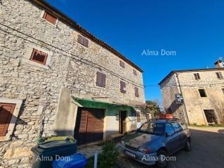 Umag, dintorni - casa autoctona con giardino!