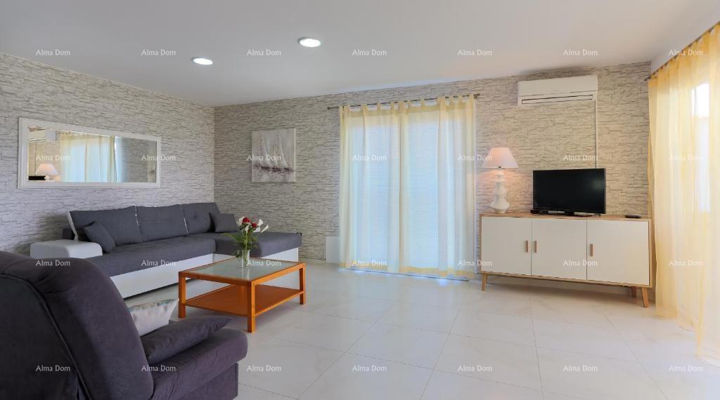 Casa con piscina! Medolino!