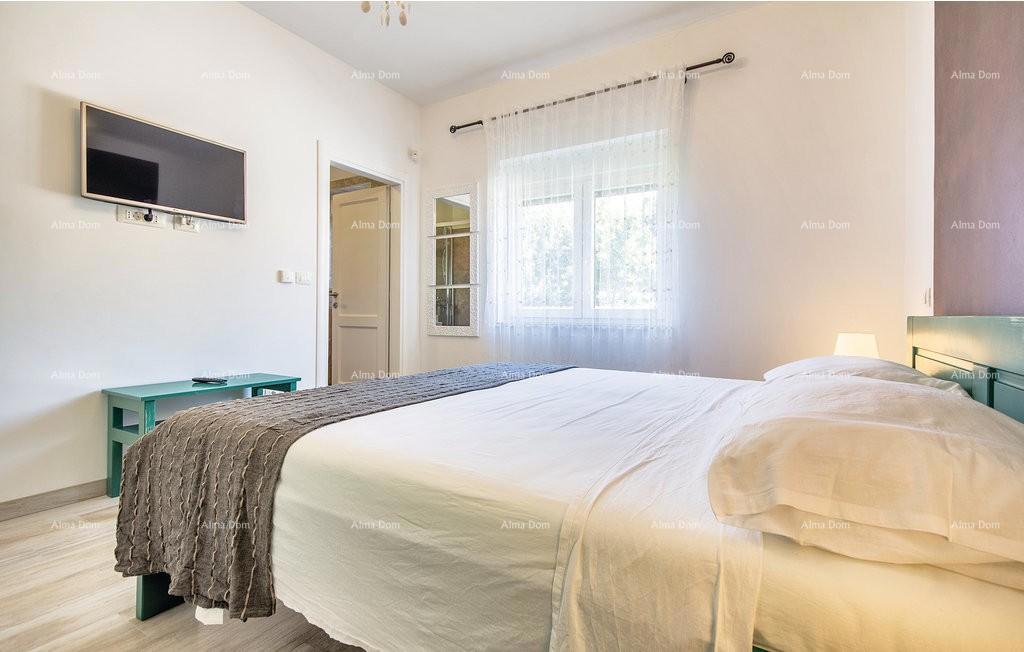 Premantura, villa indipendente con 5 camere da letto. Vicinanza al mare.