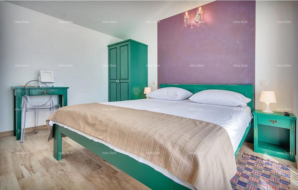 Premantura, villa indipendente con 5 camere da letto. Vicinanza al mare.