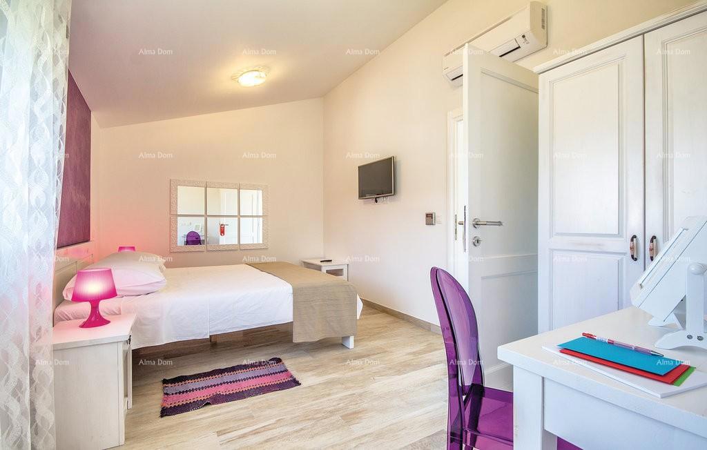 Premantura, villa indipendente con 5 camere da letto. Vicinanza al mare.