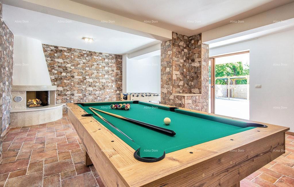 Premantura, villa indipendente con 5 camere da letto. Vicinanza al mare.