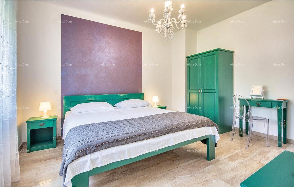 Premantura, villa indipendente con 5 camere da letto. Vicinanza al mare.