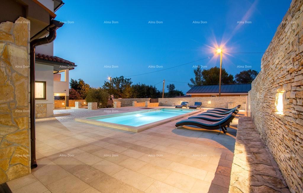 Premantura, villa indipendente con 5 camere da letto. Vicinanza al mare.