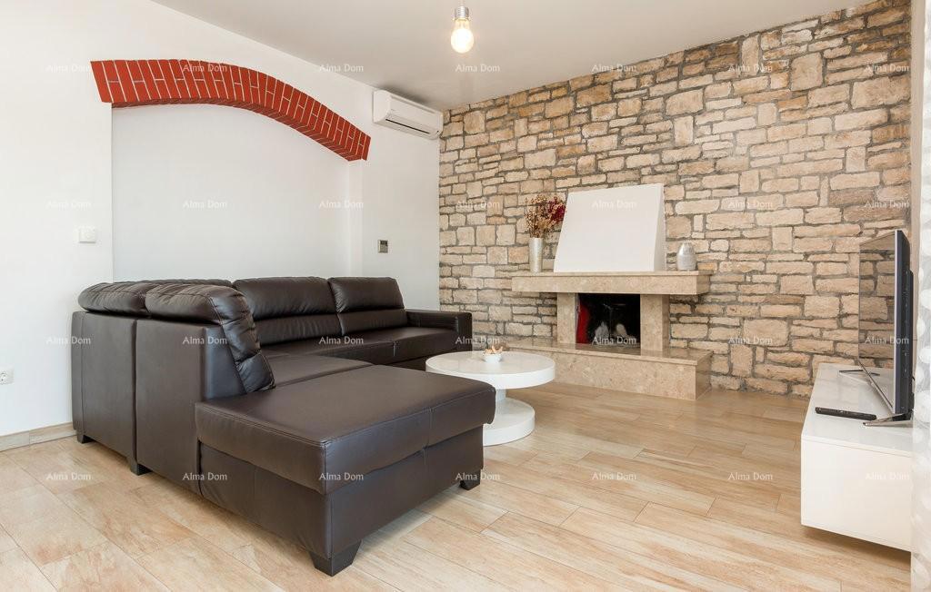 Premantura, villa indipendente con 5 camere da letto. Vicinanza al mare.