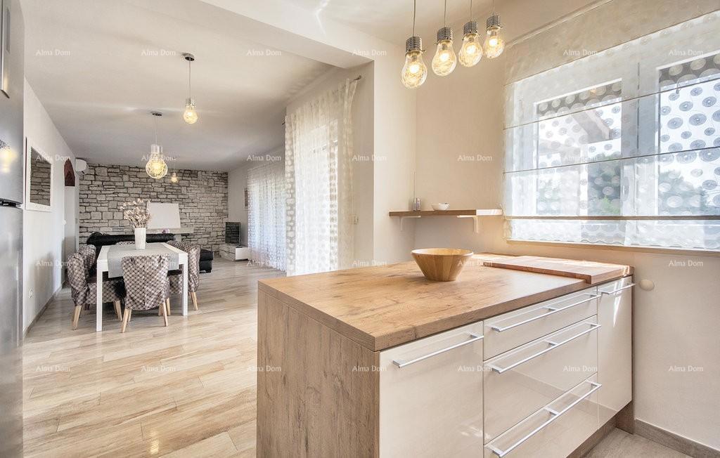 Premantura, villa indipendente con 5 camere da letto. Vicinanza al mare.