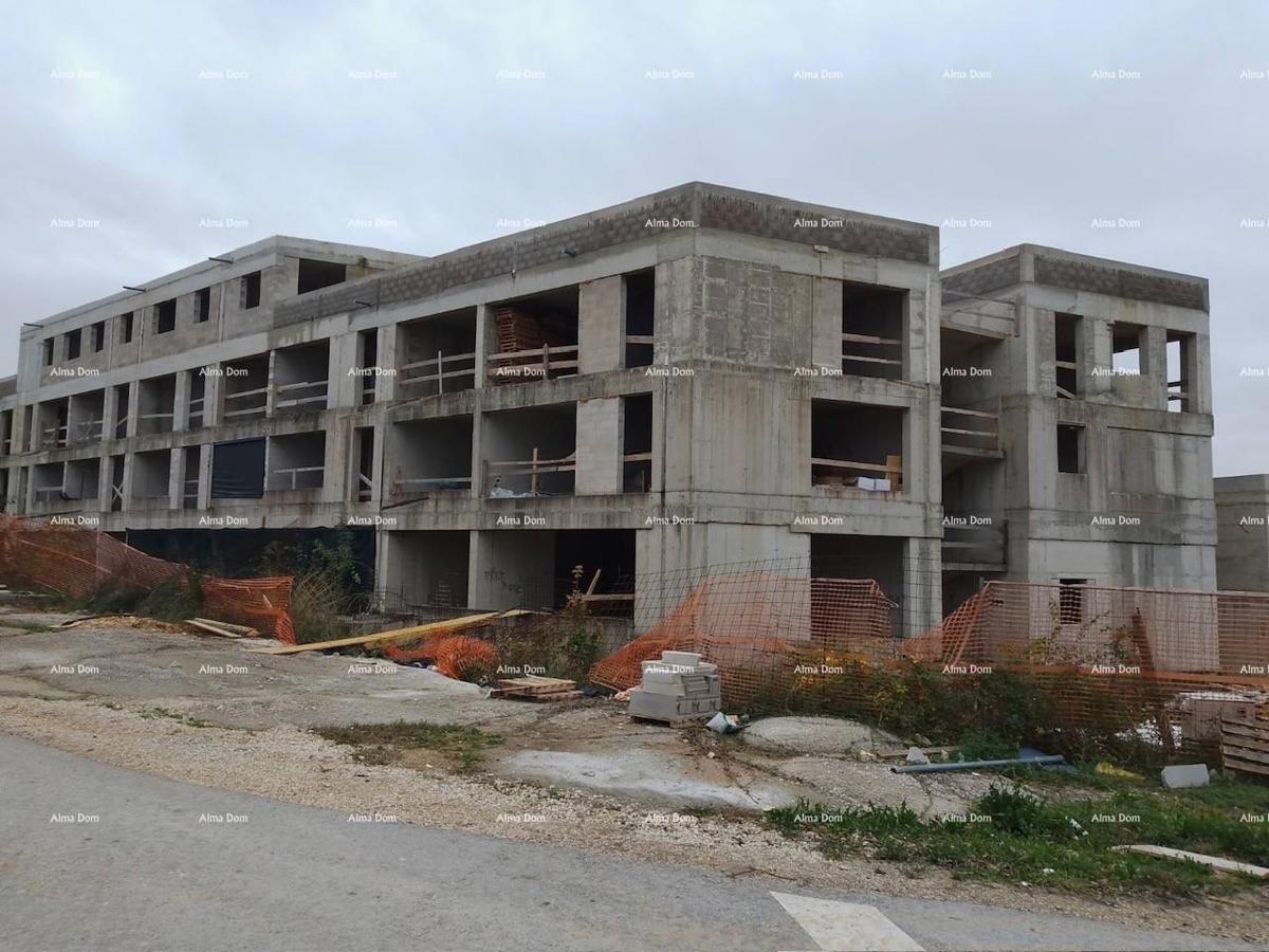 Vendita di appartamenti nel nuovo progetto commerciale-residenziale, Poreč, C103