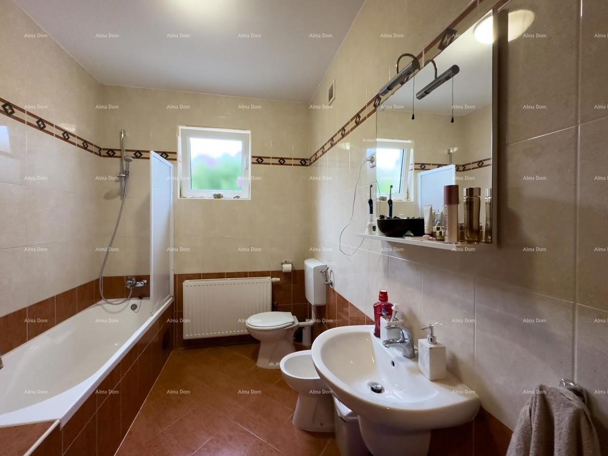 Valdebek . Vendiamo un appartamento con giardino in un'ottima posizione, Pola