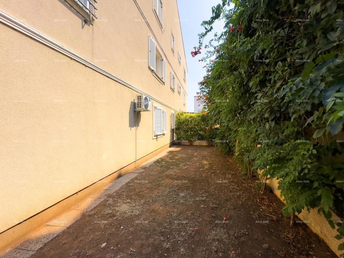 Valdebek . Vendiamo un appartamento con giardino in un'ottima posizione, Pola