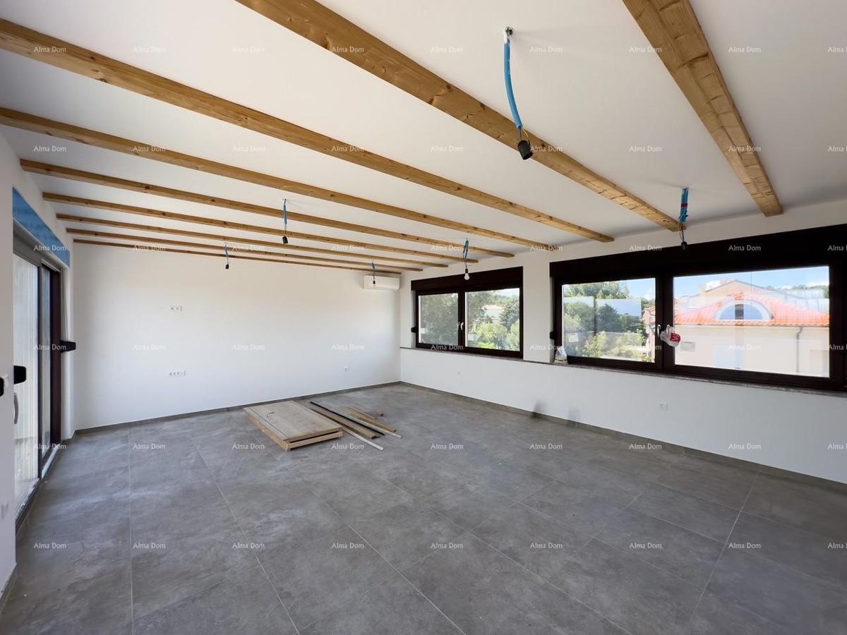 Vendiamo un appartamento con una bellissima vista sul mare! Premantura!