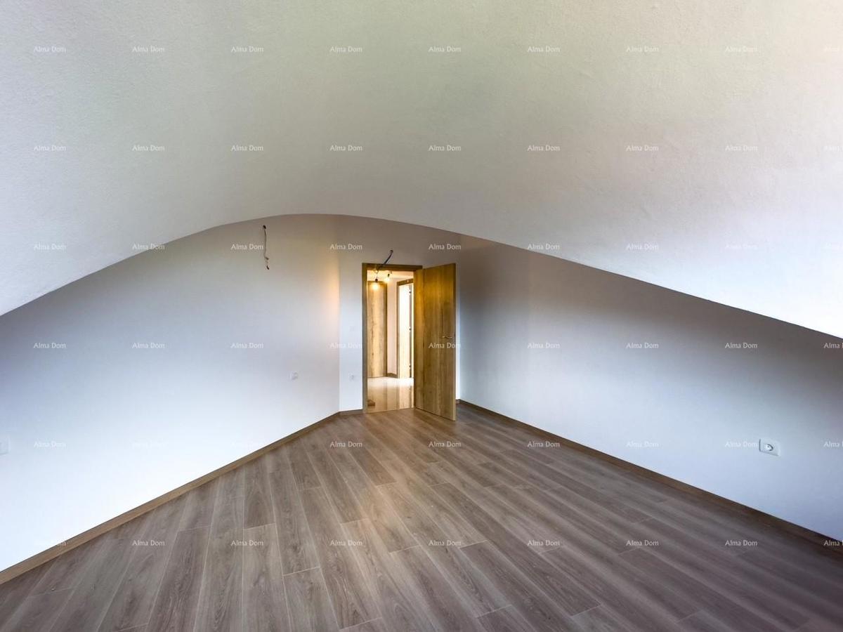 Vendiamo un appartamento con una bellissima vista sul mare! Premantura!