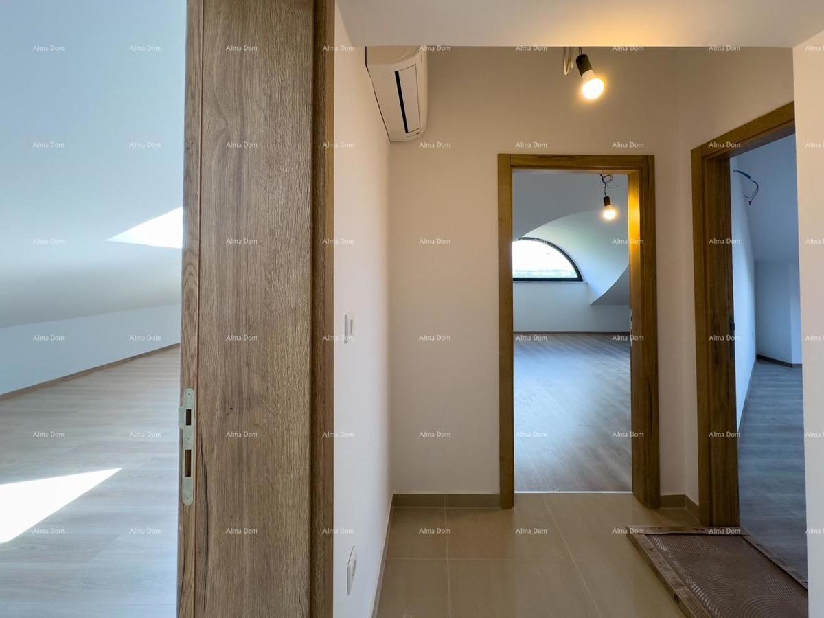 Vendiamo un appartamento con una bellissima vista sul mare! Premantura!