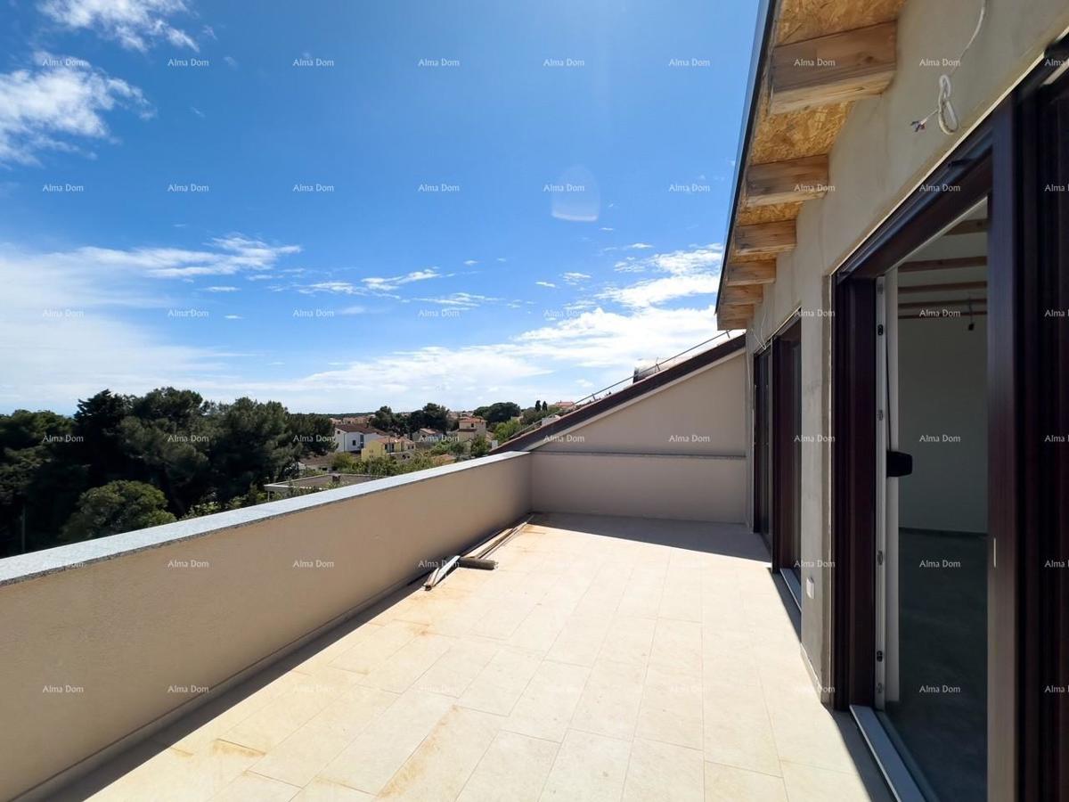 Vendiamo un appartamento con una bellissima vista sul mare! Premantura!