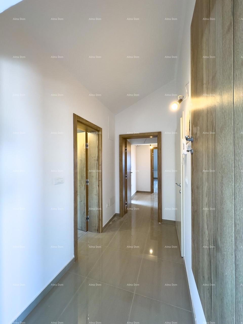 Vendiamo un appartamento con una bellissima vista sul mare! Premantura!