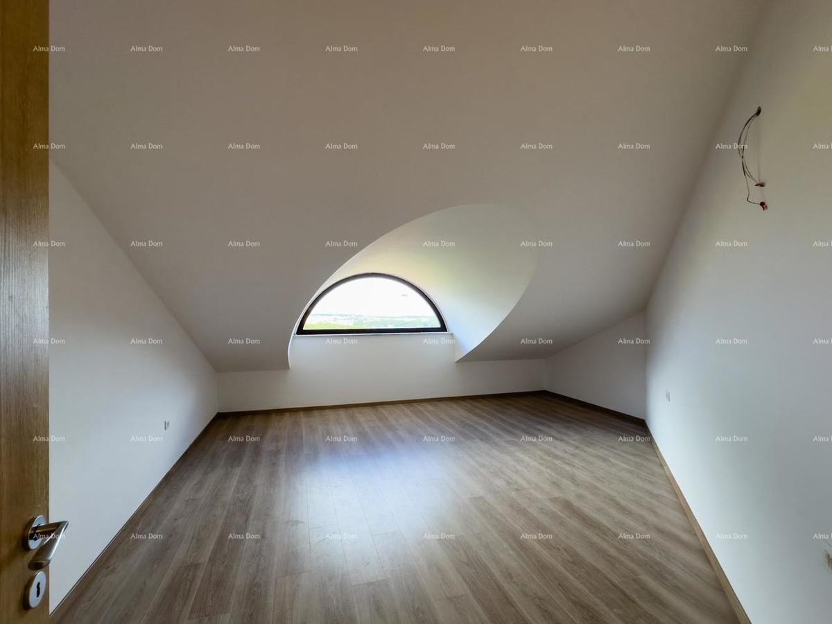 Vendiamo un appartamento con una bellissima vista sul mare! Premantura!