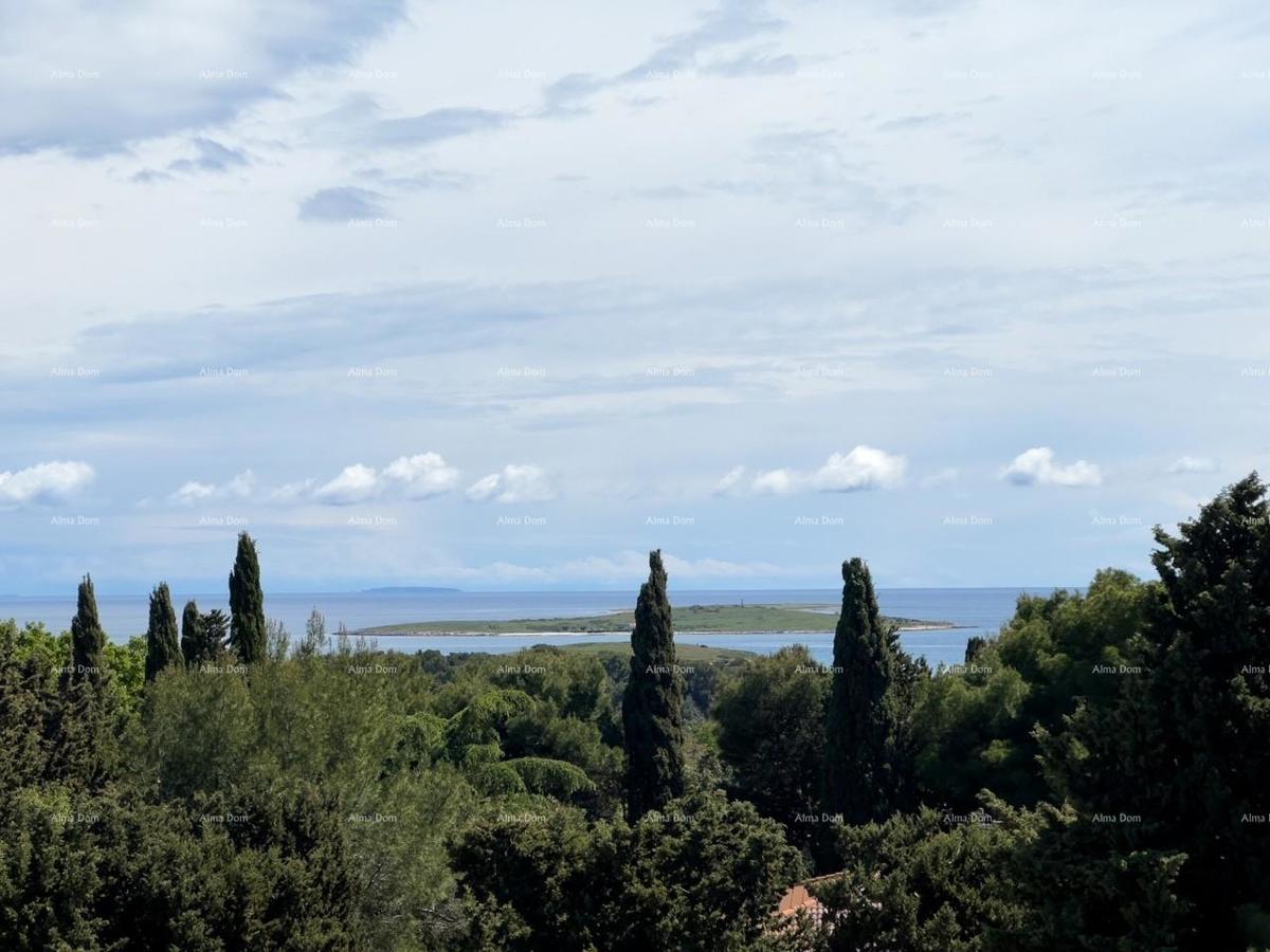 Vendiamo un appartamento con una bellissima vista sul mare! Premantura!