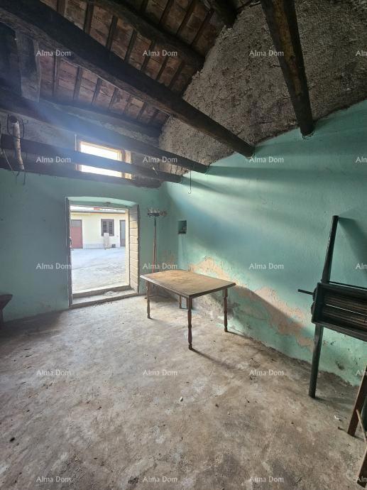 Barban – casa con cortile recintato