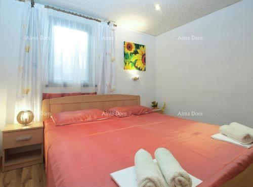 Casa con due appartamenti, Medulin