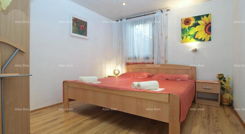 Casa con due appartamenti, Medulin