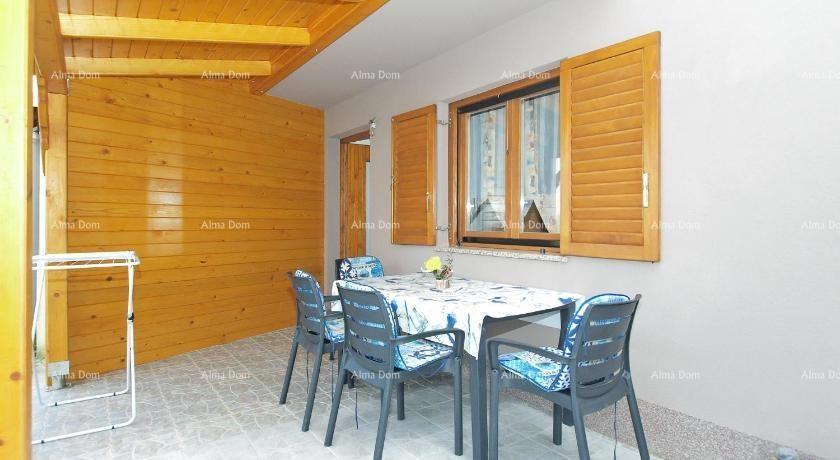 Casa con due appartamenti, Medulin