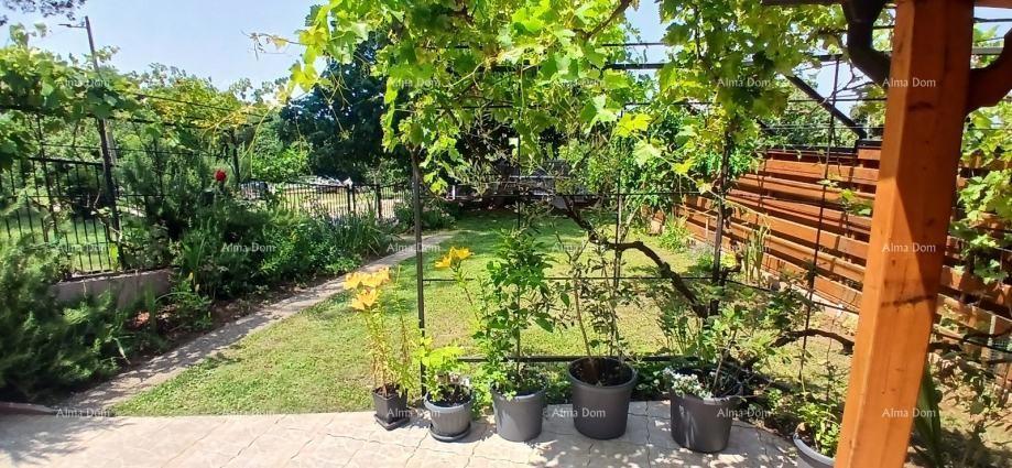 Casa con due appartamenti, Medulin