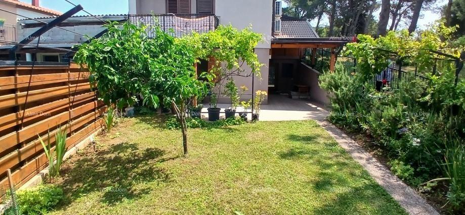 Casa con due appartamenti, Medulin