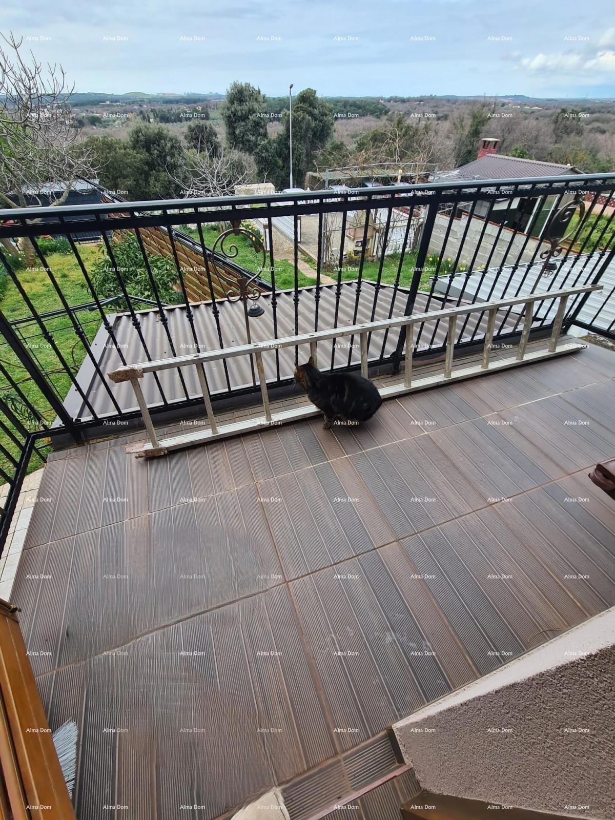 Casa con 3 appartamenti, Medulin