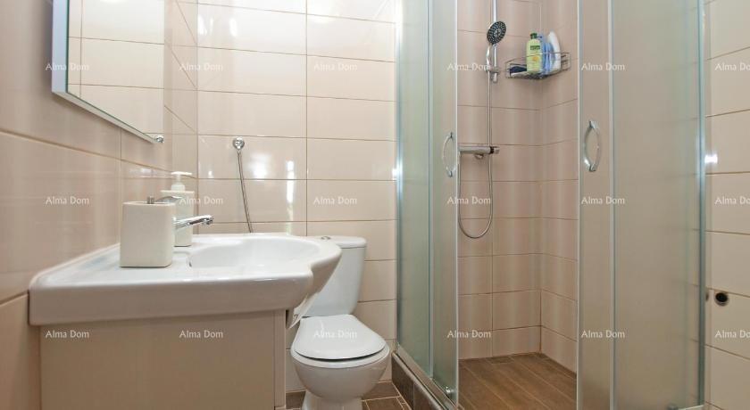 Casa con due appartamenti, Medulin