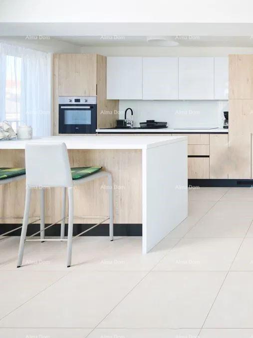 Umag – appartamento vicino al mare in un complesso con piscina