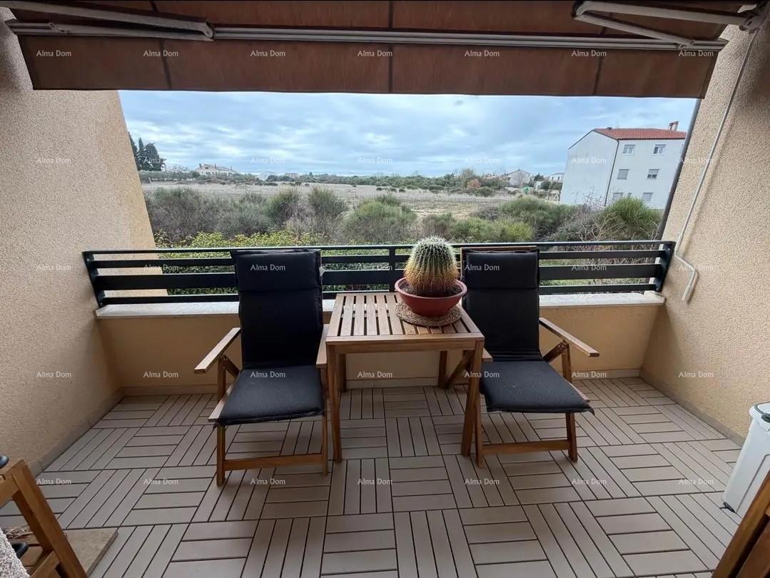 Prostrani appartamento a Pola con 2 camere da letto e parcheggio, vicino al centro e alla spiaggia