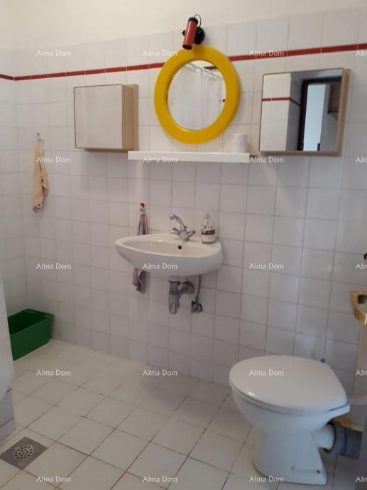 Vendiamo una casa in pietra nel centro di Brtonigle!