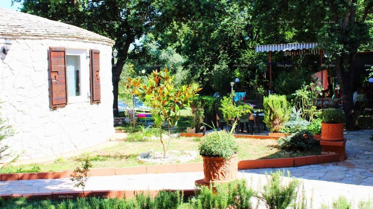 MEDULIN – AUTENTICA CASA ISTRIANA (KAŽUN) CON GIARDINO, A 600 M DAL MARE