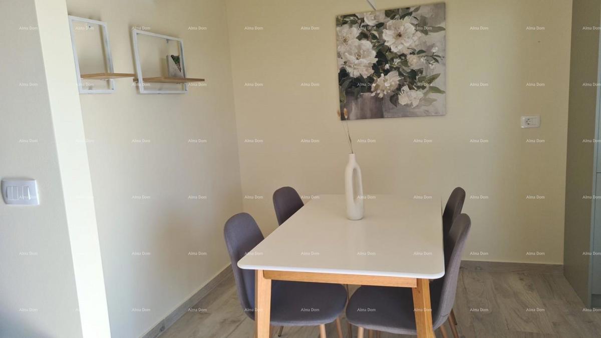 Appartamento moderno con posto auto e ripostiglio nel blocco F, vicino a Umago!