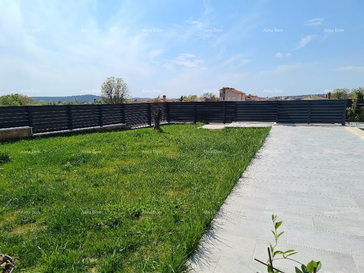 Nuova casa indipendente con piscina su un grande terreno, Medolino!