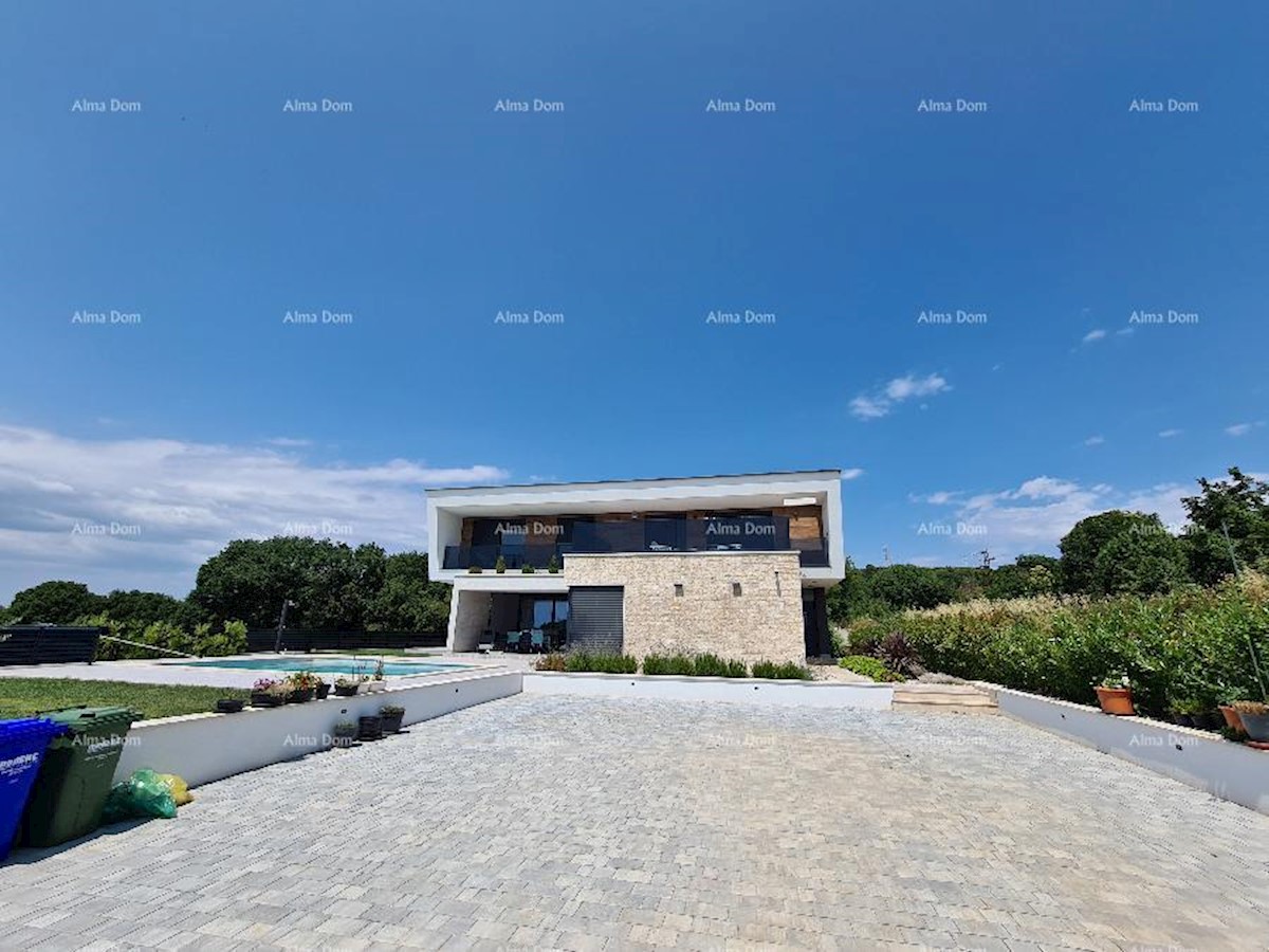 Nuova casa indipendente con piscina su un grande terreno, Medolino!