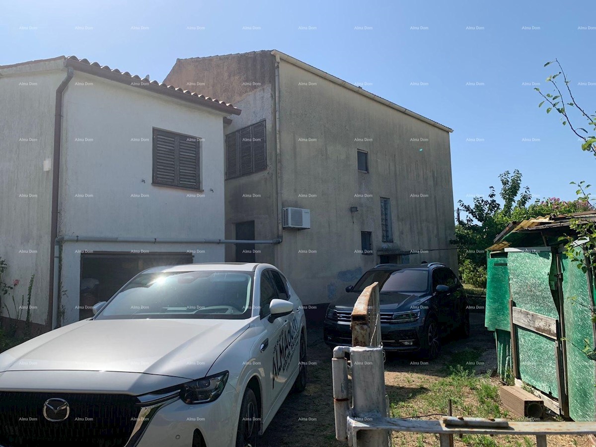 È in vendita una casa indipendente da ristrutturare nel centro di Rovigno