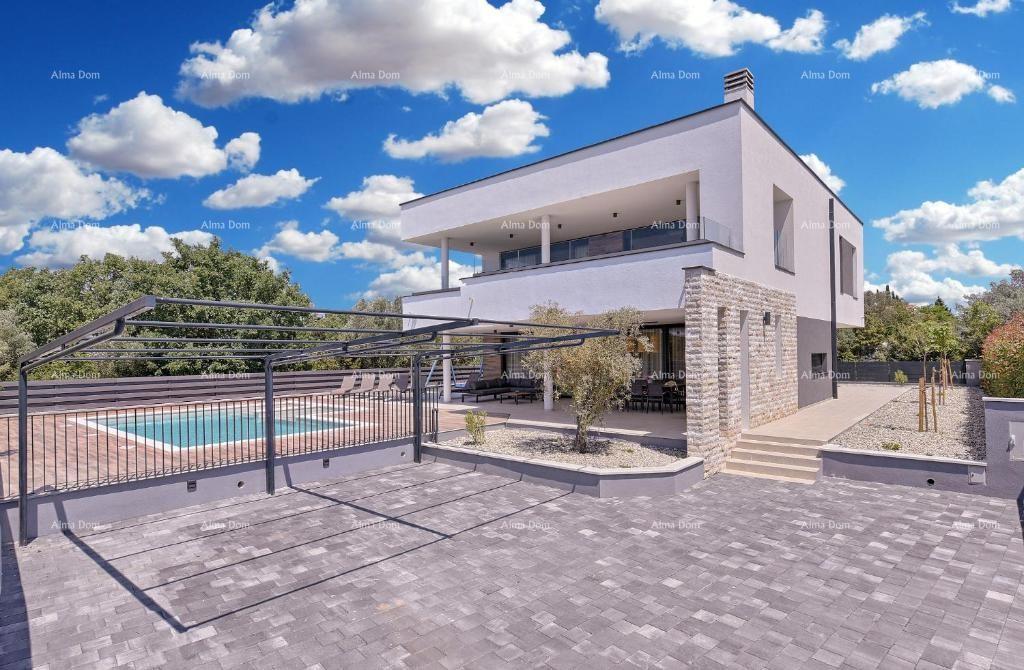 Bellissima villa con piscina e vista mare vicino alla spiaggia