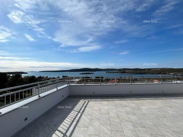 Una bellissima villa con vista mare.