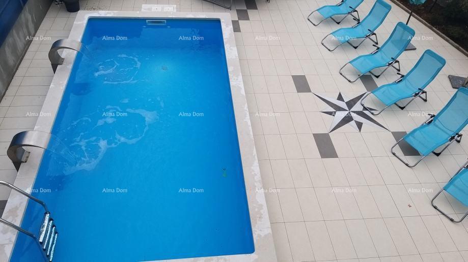 Peroj – Casa con tre appartamenti e piscina