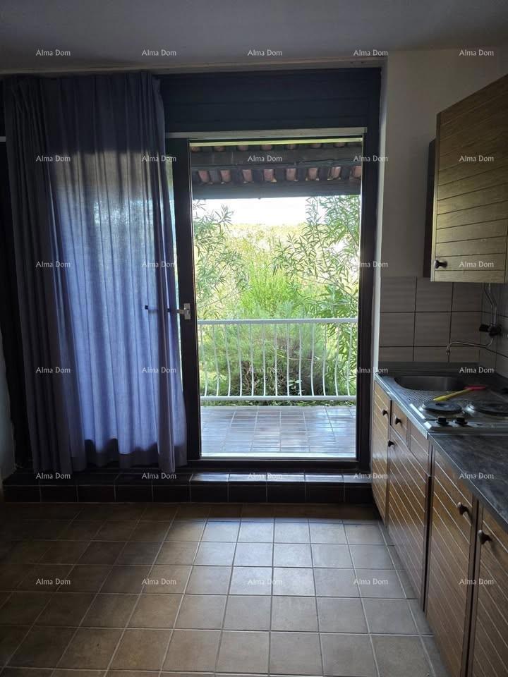 Appartamento in ottima posizione – Duga Uvala, 150 m dal mare!