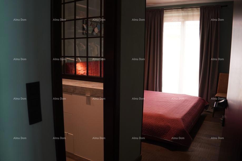 Rovinj, Vendesi appartamento di 120 m² in casa, a 100 m dal mare