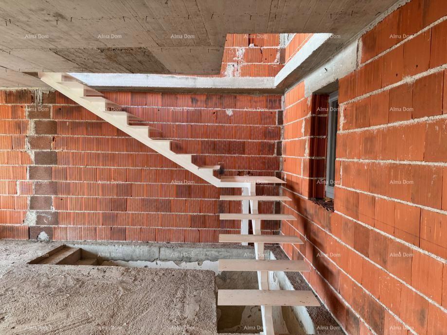 In vendita casa in fase rohbau con vista panoramica – Galižana, Istria