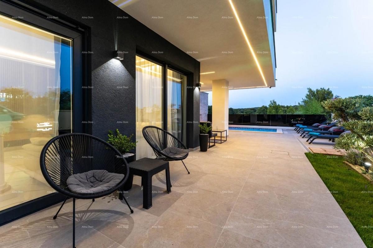 Casa moderna con piscina in un'ottima posizione, Medolino!