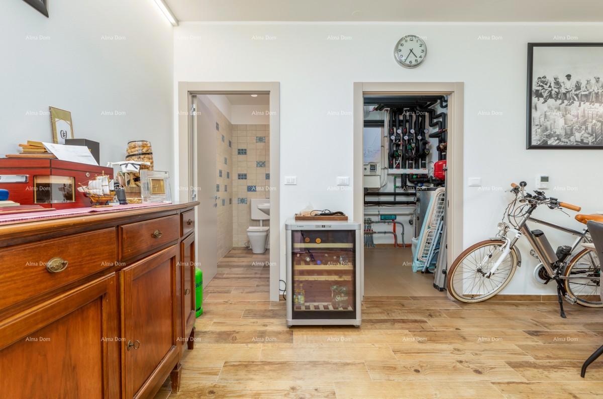 FAŽANA - Villa indipendente di classe premium, con piscina, ascensore / 100 m dal Viale degli Ulivi.