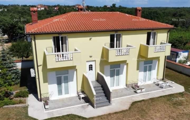 Umago. Una bella casa con sei appartamenti.