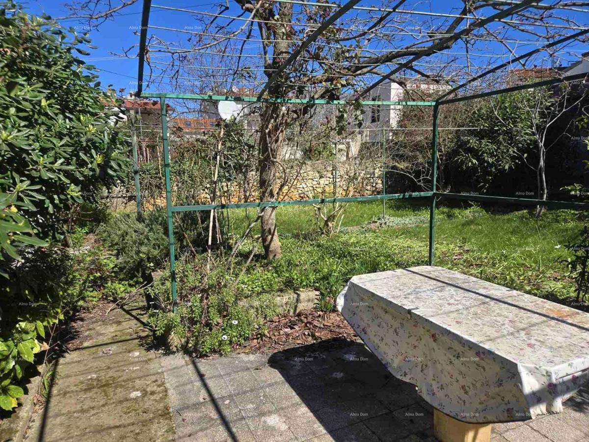 Kaštanjer – casa con due appartamenti separati, garage e giardino di 250 m2 - vendita!