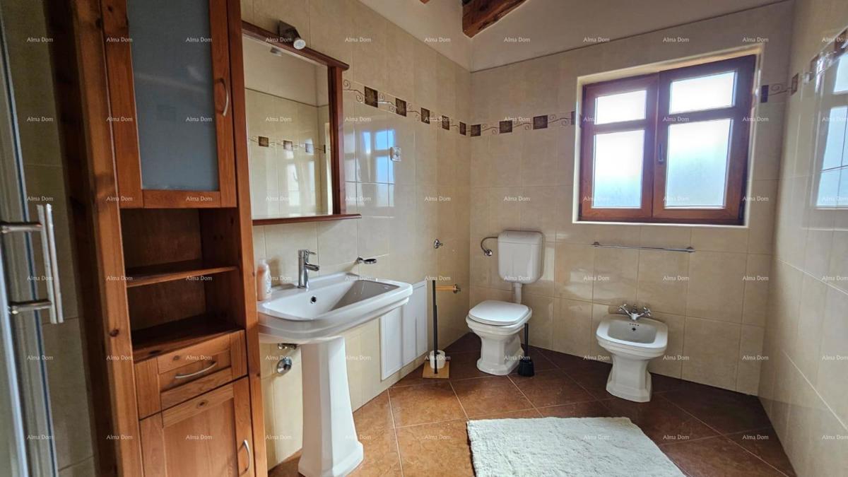Prostrana casa con piscina a Sveti Lovreč - la casa perfetta per la famiglia